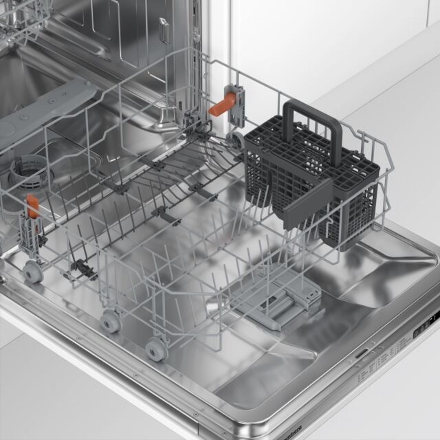 Blomberg LDV52520 Integrated Full Size Dishwasher With Hygiene+ 15 Place Settings
