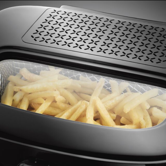 Russell Hobbs 24570 2.5L Maxi Fryer In Black 