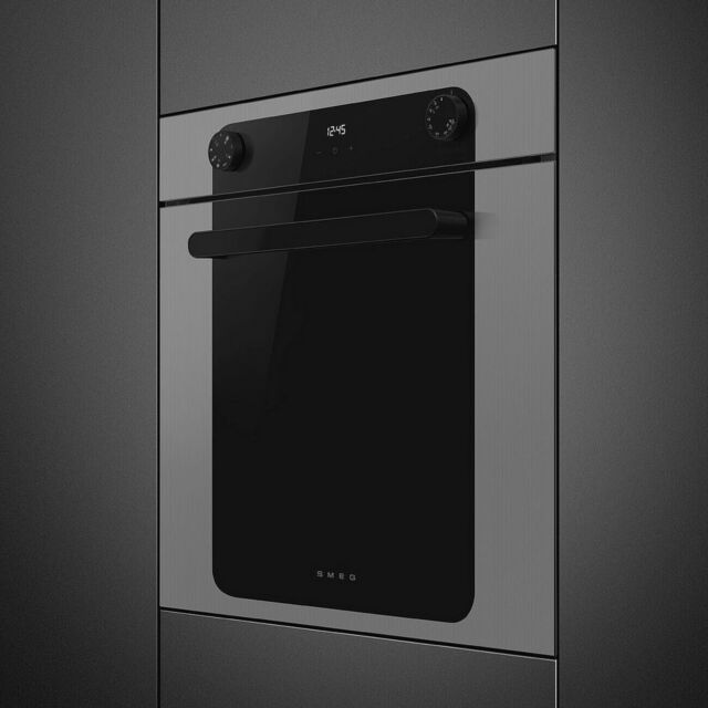 Smeg SF6200TSI 59.7Cm Built In Electric Single Oven - Silver